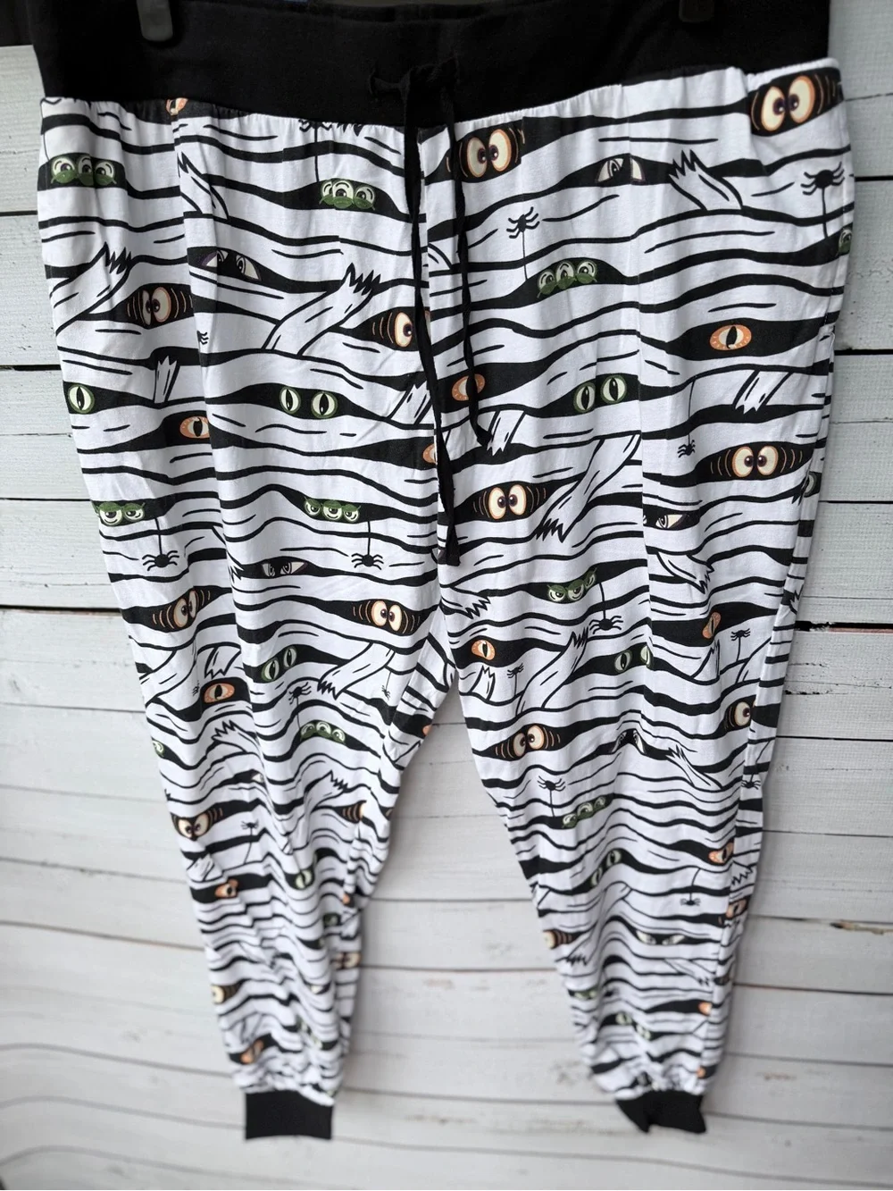 Serra White & Black Mummy Eye Long Sleeve Pajama Set with Green & Orange Eyes